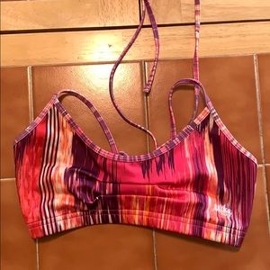 Mika sports bra